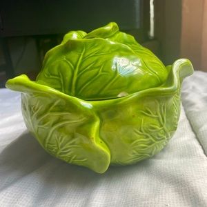 Vintage cabbage bowl with lid
